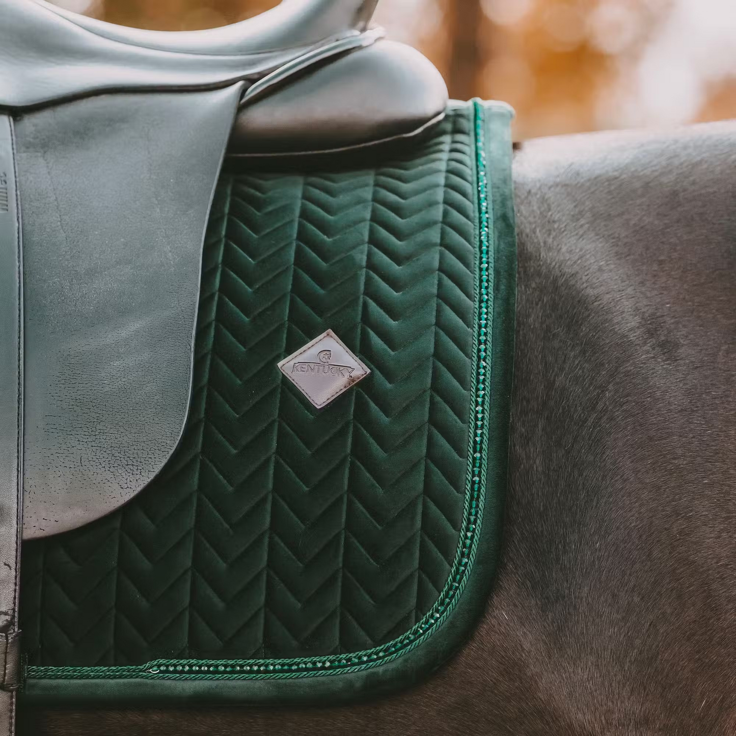 Kentucky Saddle Pad Velvet Pearls Dressage | Choose Colour