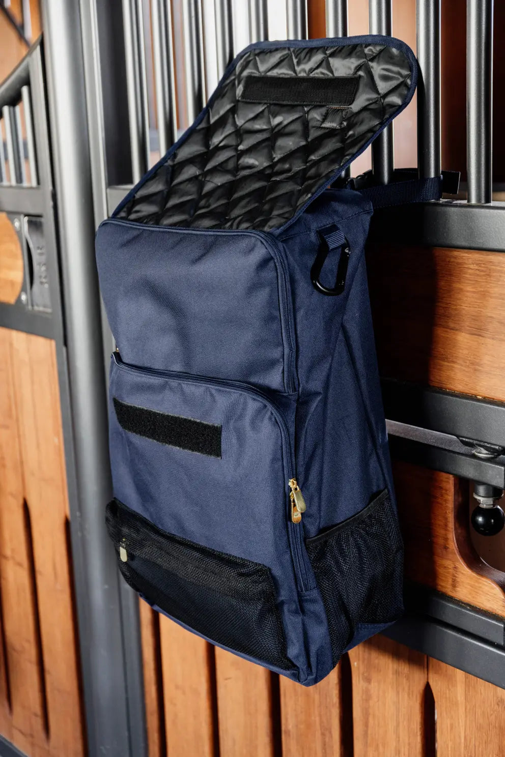 Kentucky Stable Bag | Black or Navy