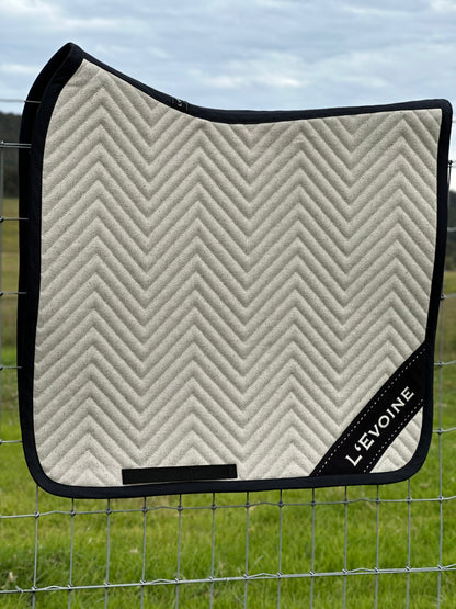 L'evoine Dressage Saddle Pad Linen with Logo La Raie