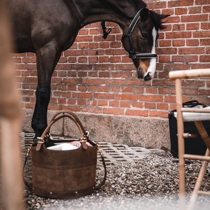 L'Evoine Le Baquet Leather Grooming Bag | PREORDER