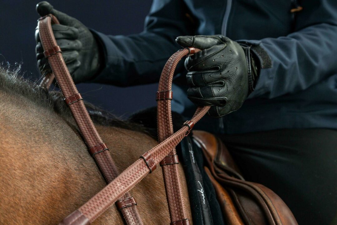 Dy'on D Collection 1/2" Rubber Reins with 7 Leather Loops