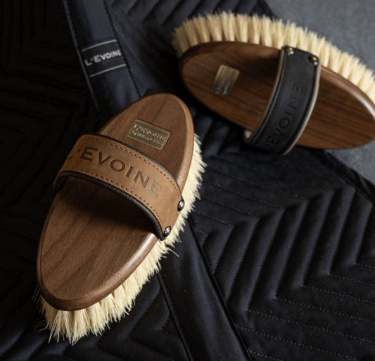 L'Evoine Root Brush with Leather Handle